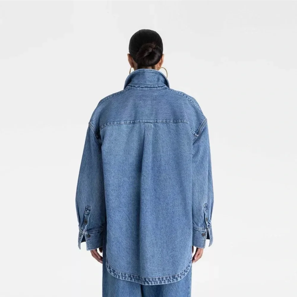 KBB by KAHLANA Women's Long Sleeve 'The Samira Shirt' - Medium Wash S - Picture 2 of 3
